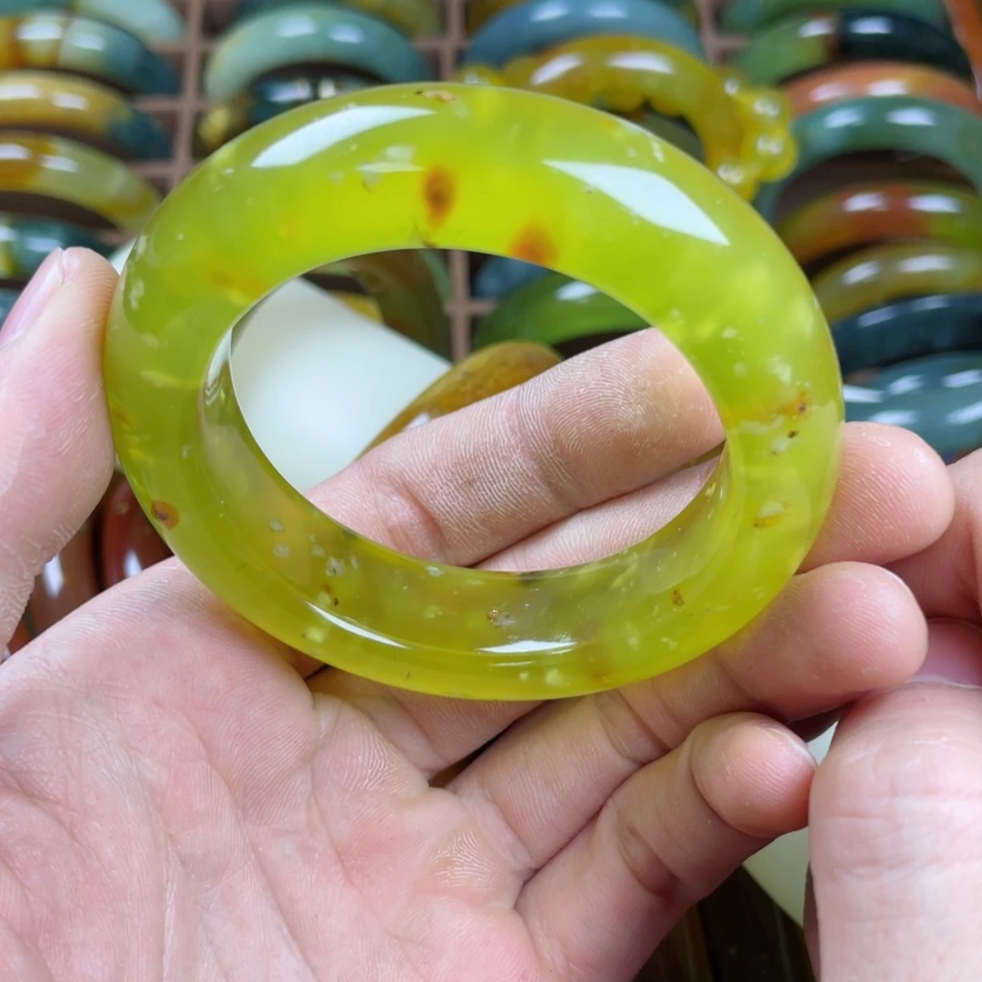 蛇纹石玉未镶嵌手镯