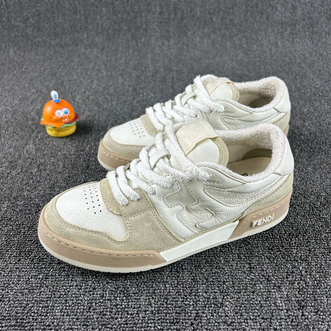 95新 FENDI/芬迪 灰白Match 38码 经典双F设计 HB4149