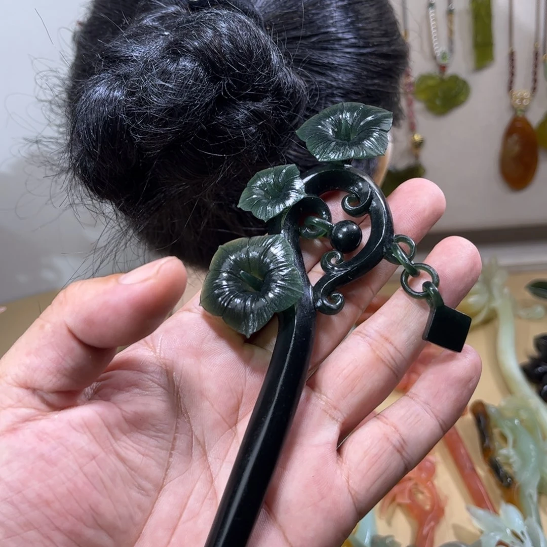 秣***.合金蛇纹石玉颈饰