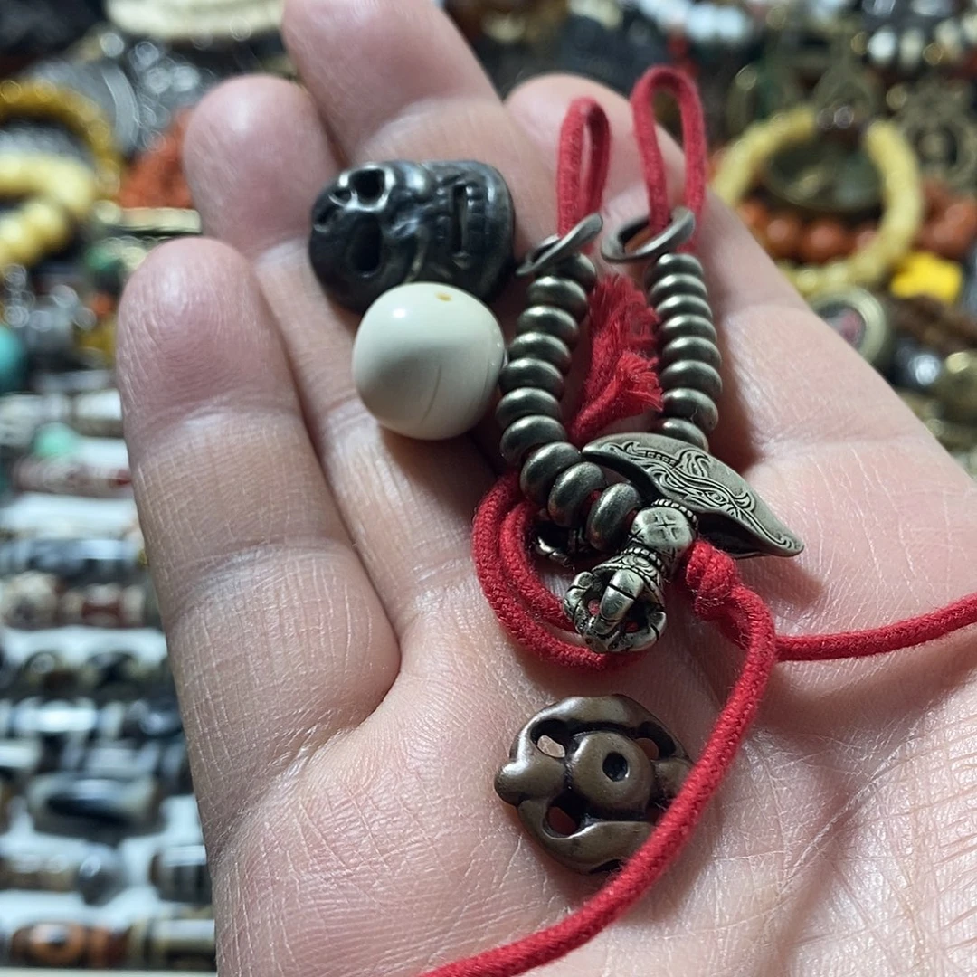 一堆小配饰小挂件