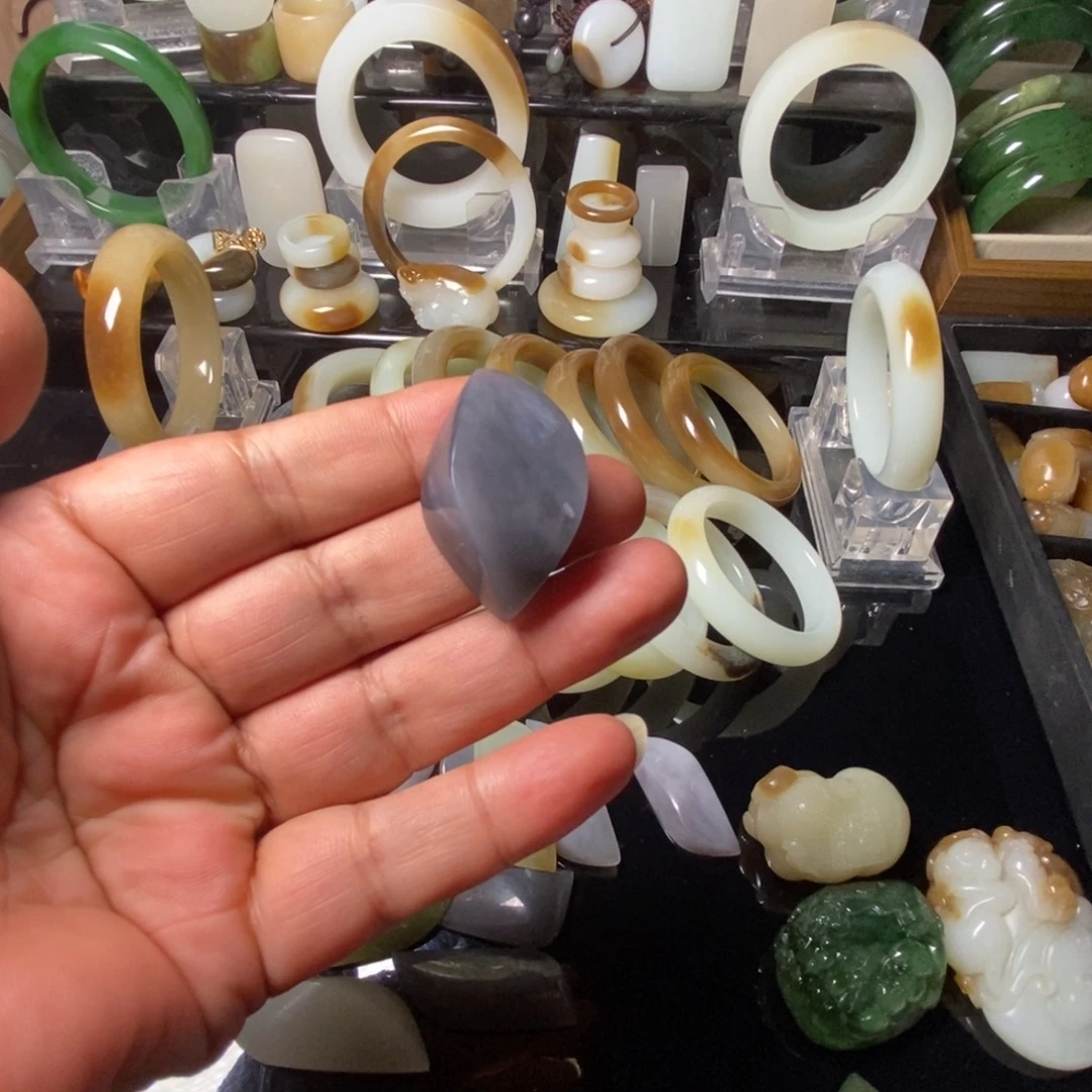 玩***情和田玉（糖玉）未镶嵌颈饰