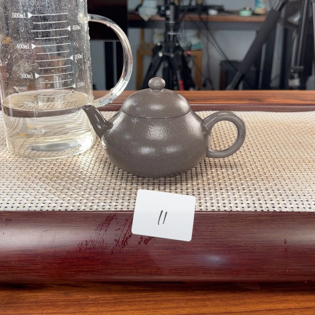 紫砂茶壶夏****颖微瑕1.30-11 天青梨形 170