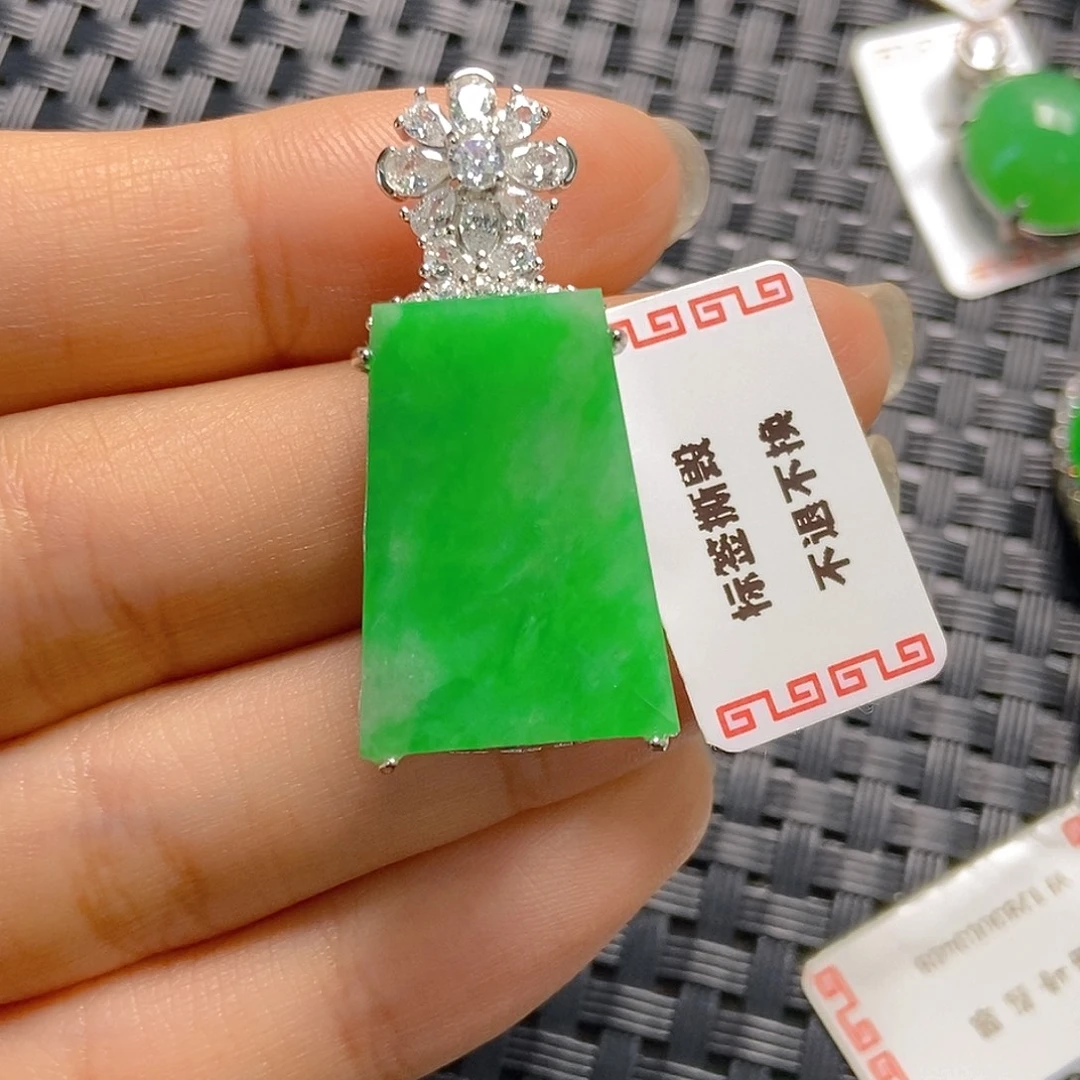 颈饰银S925镶嵌翡翠