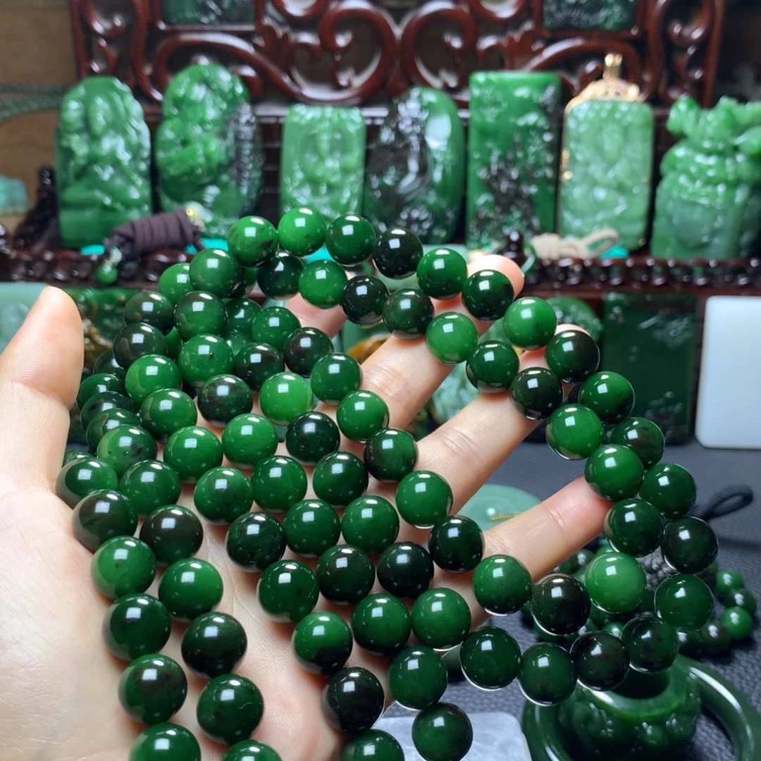 和田玉未镶嵌颈饰老*