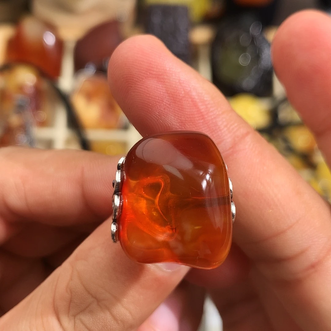 未镶嵌琥珀裸石你