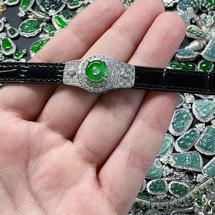 翡翠颈饰未镶嵌天然A货翡翠放漏