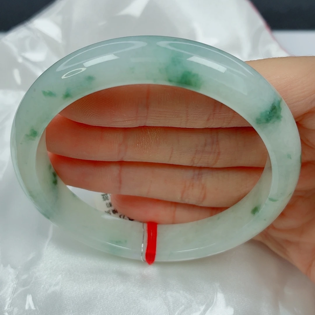 翡翠未镶嵌手镯61.3正圈，飘绿花，性价比高，耐看，024