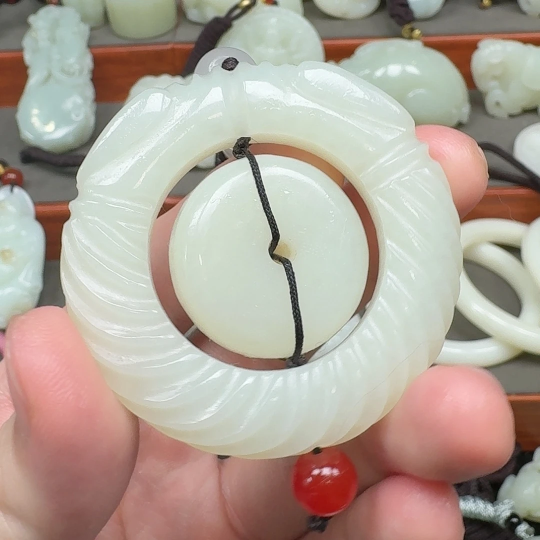 努***斗和田玉未镶嵌挂件