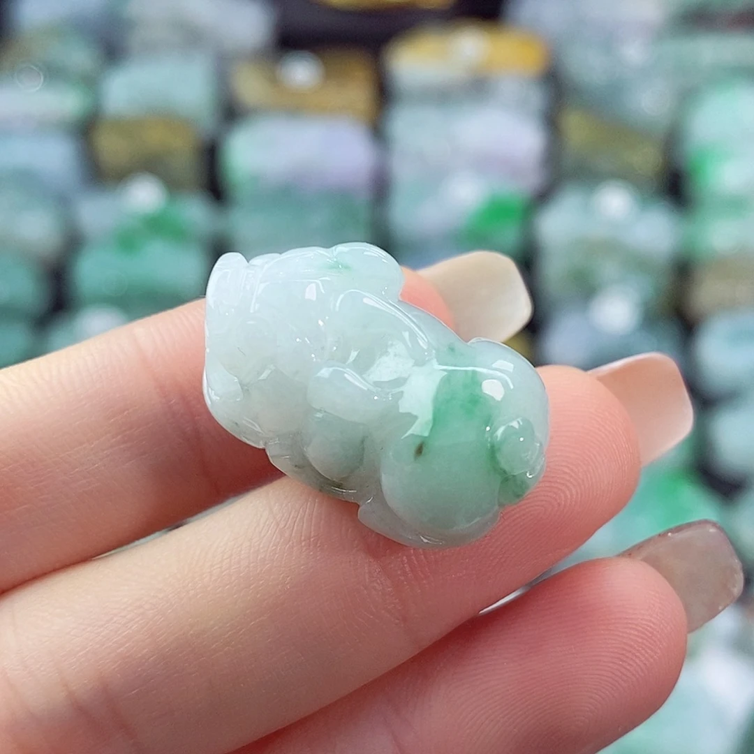 颈饰未镶嵌翡翠天然