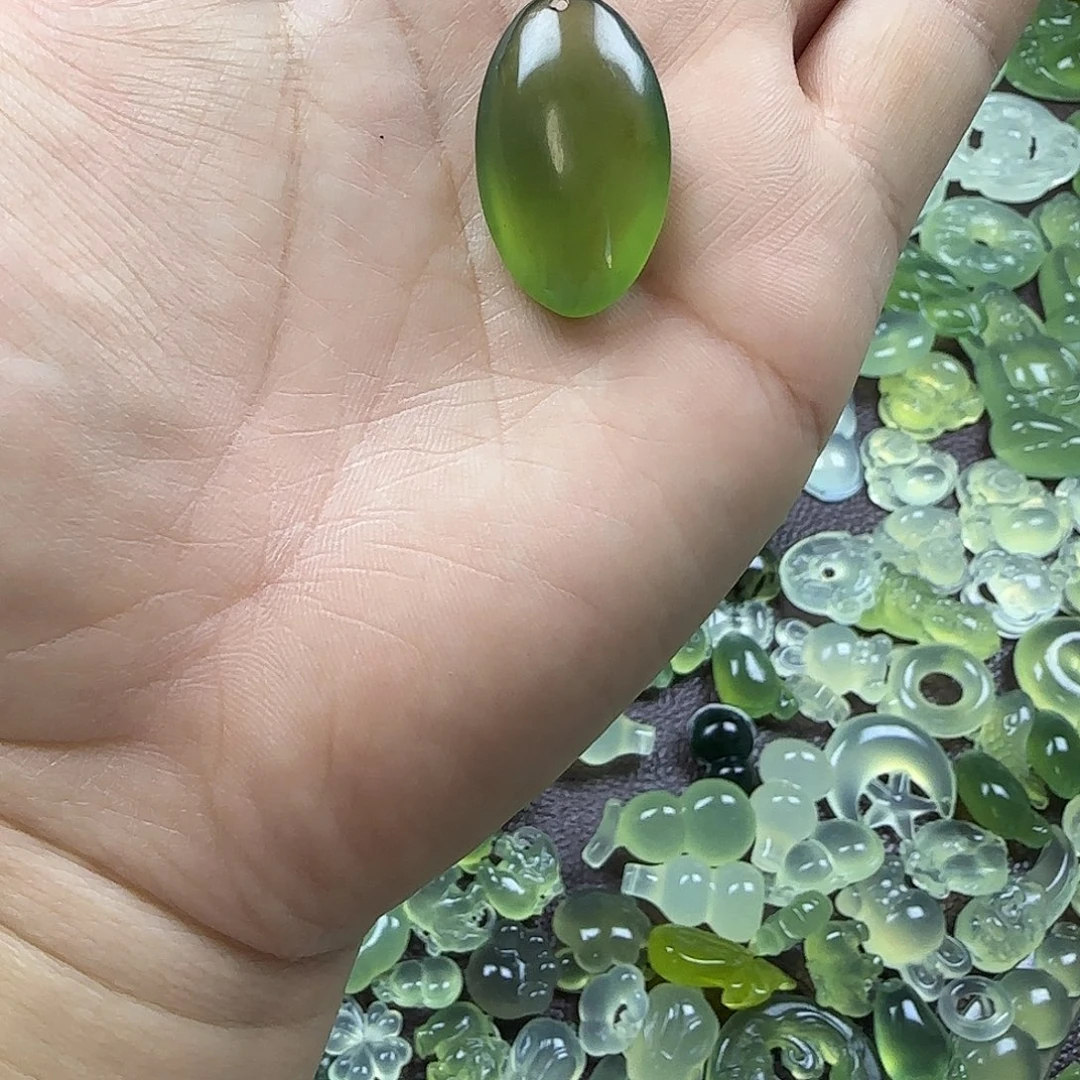 蛇纹石玉合金颈饰