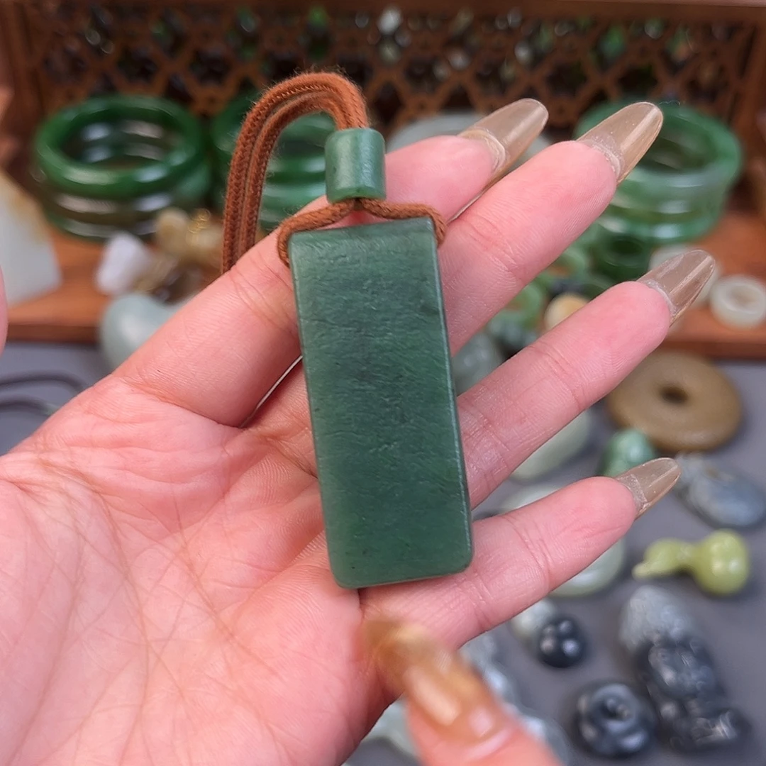 和田玉（糖玉）未镶嵌颈饰