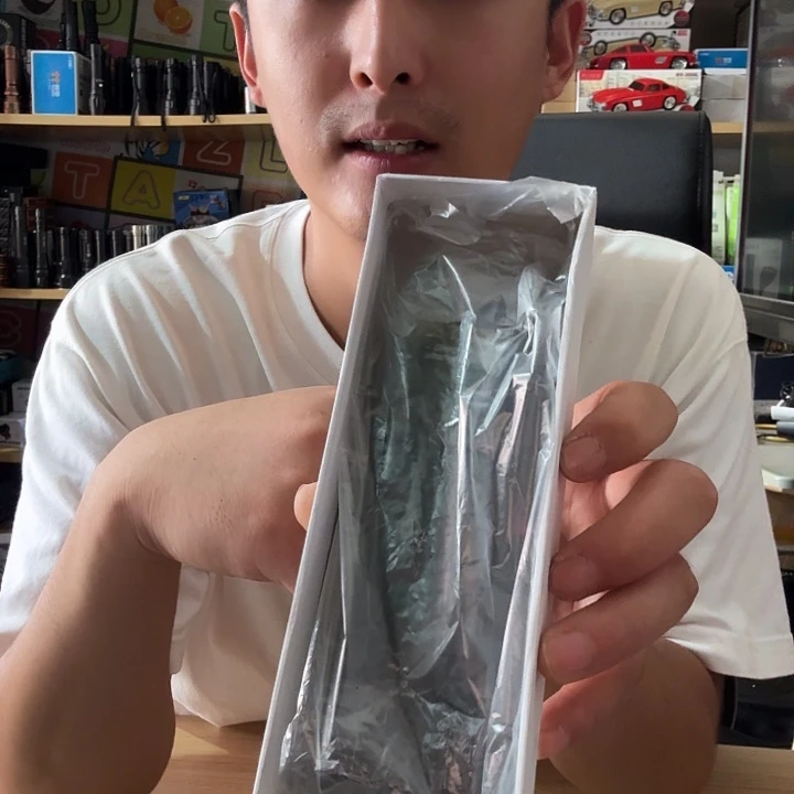 多功能户外探险专用手电