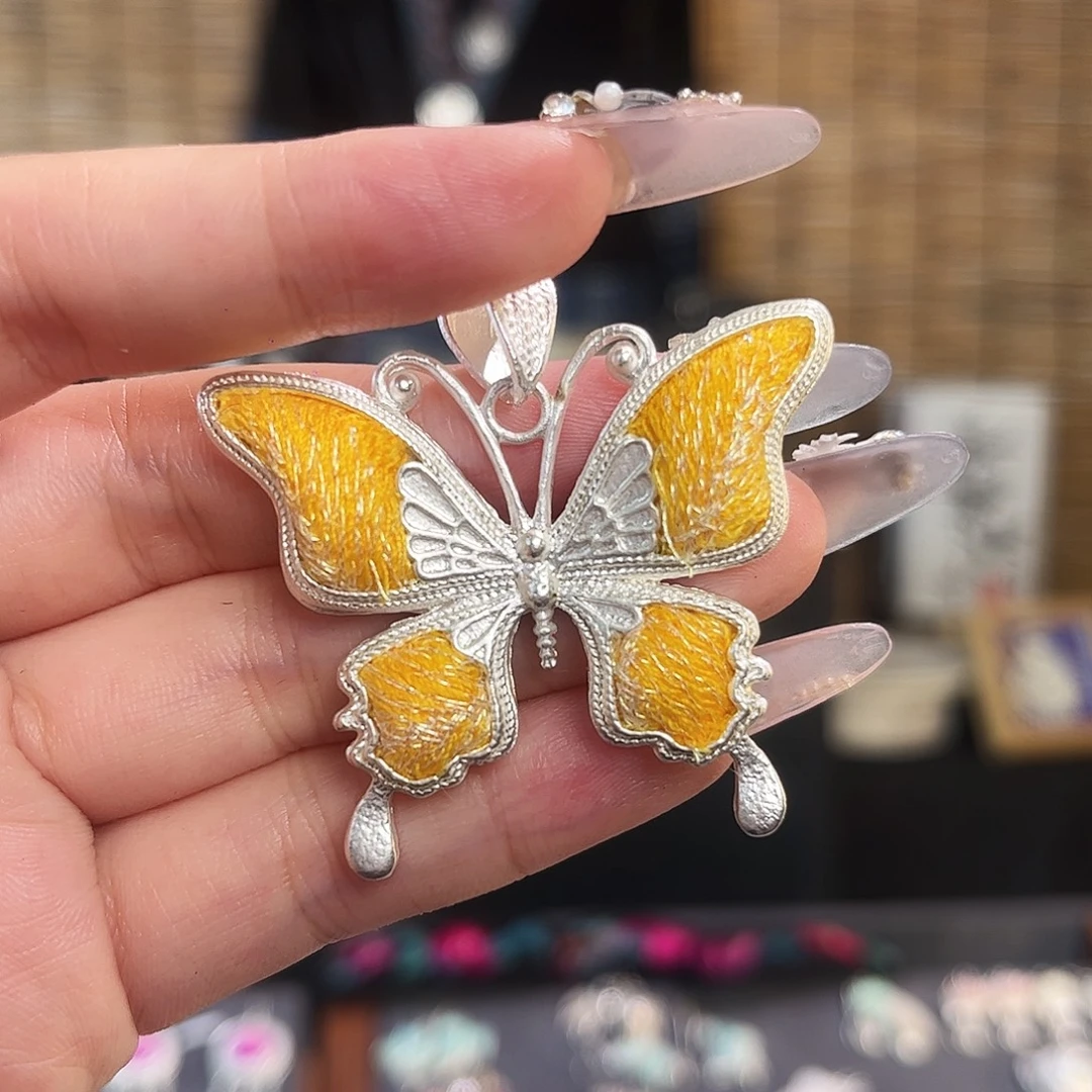 布艺合金蝴蝶吊坠27