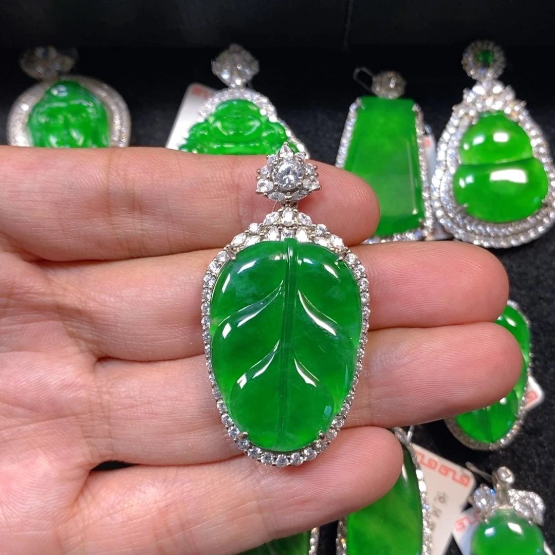 颈饰银S925镶嵌翡翠叶子吊坠