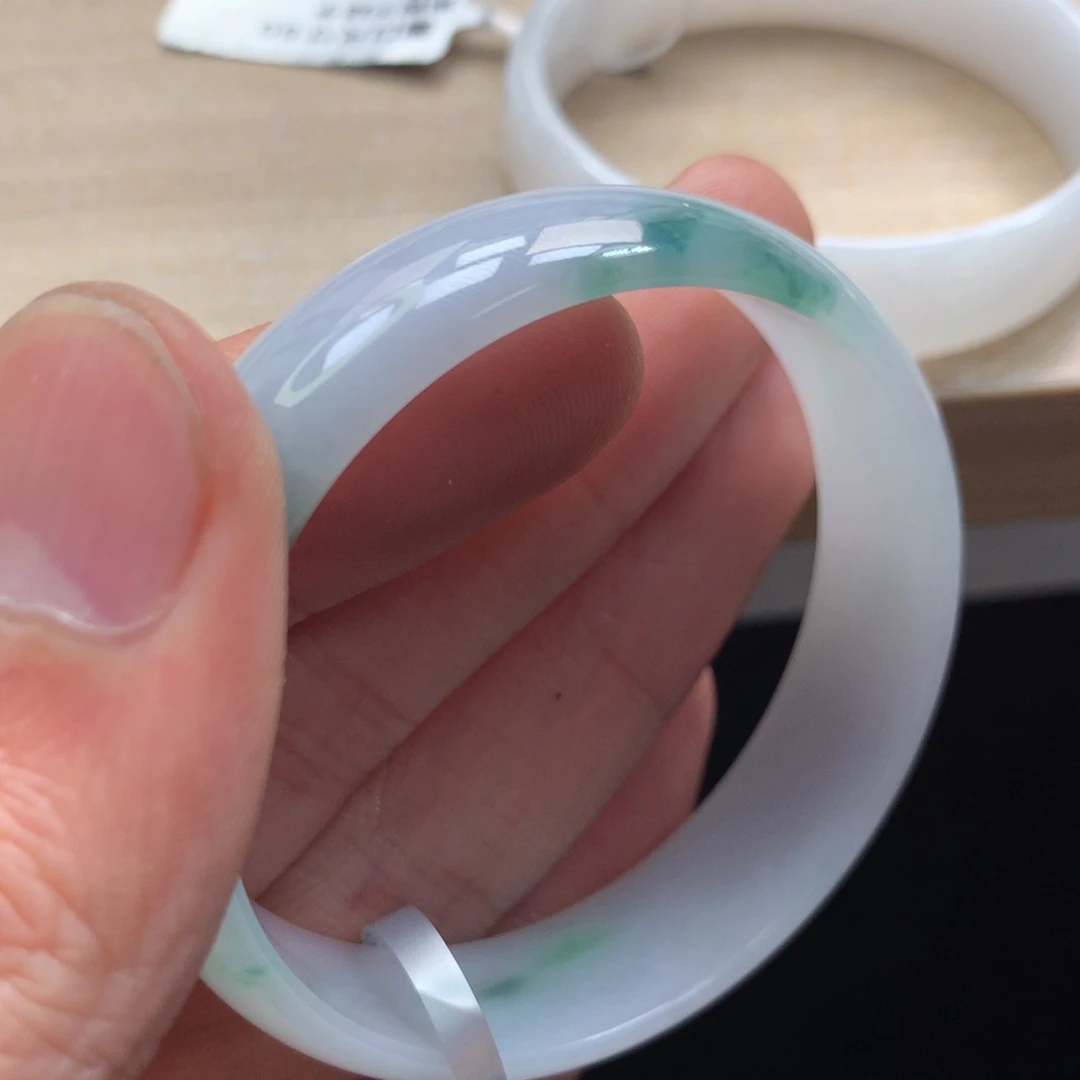 未镶嵌手镯翡翠手镯