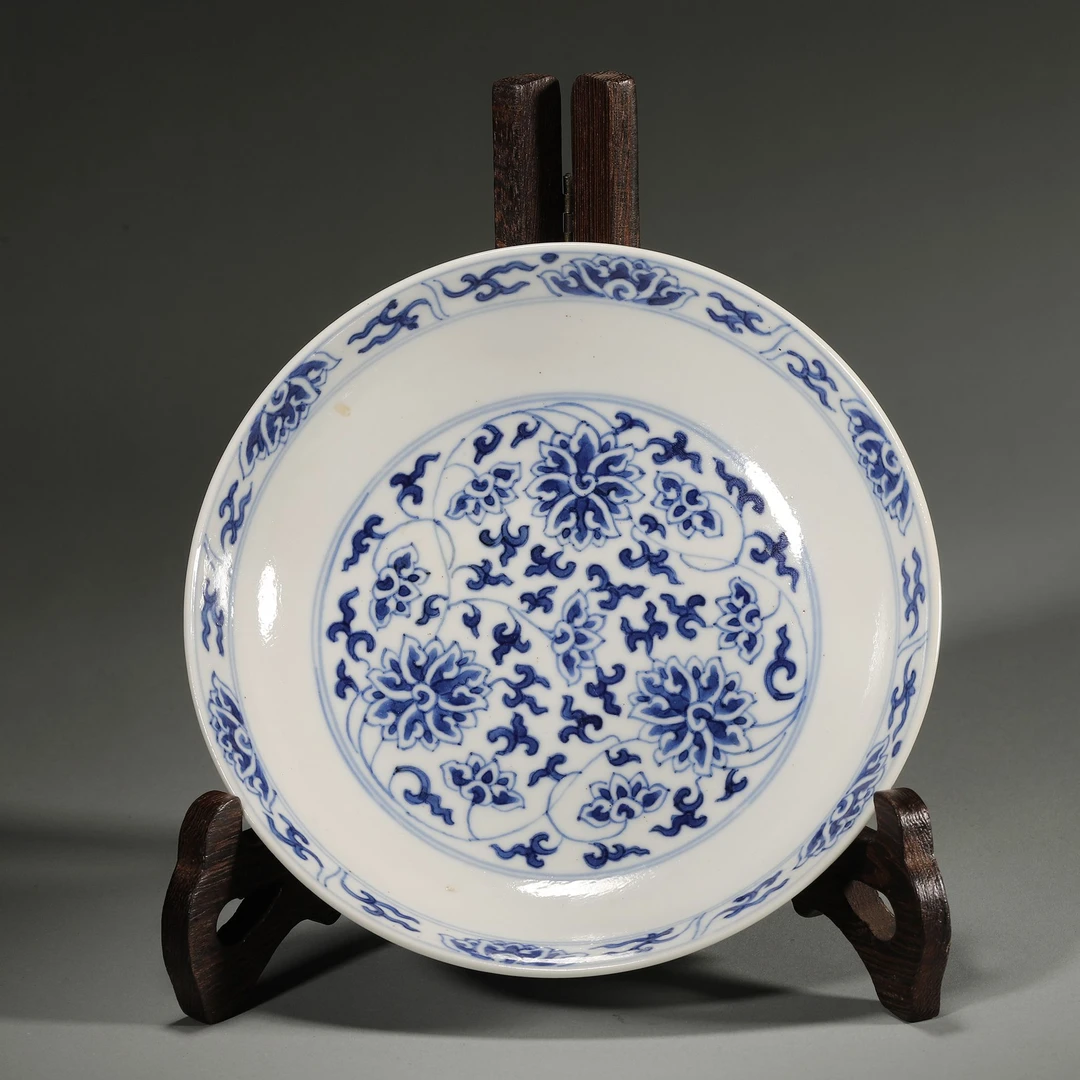 Lot13 清同治 青花缠枝莲纹盘【古董拍卖】