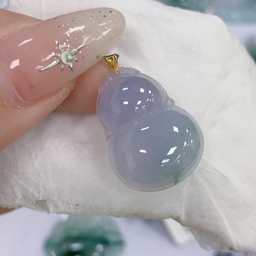 颈饰18K金镶嵌翡翠