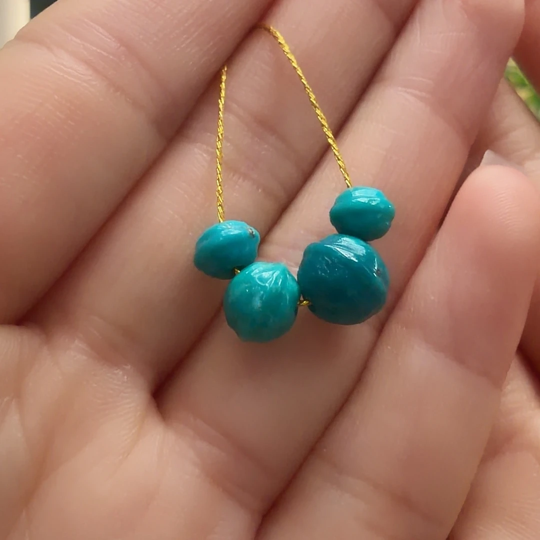 绿松石未镶嵌颈饰