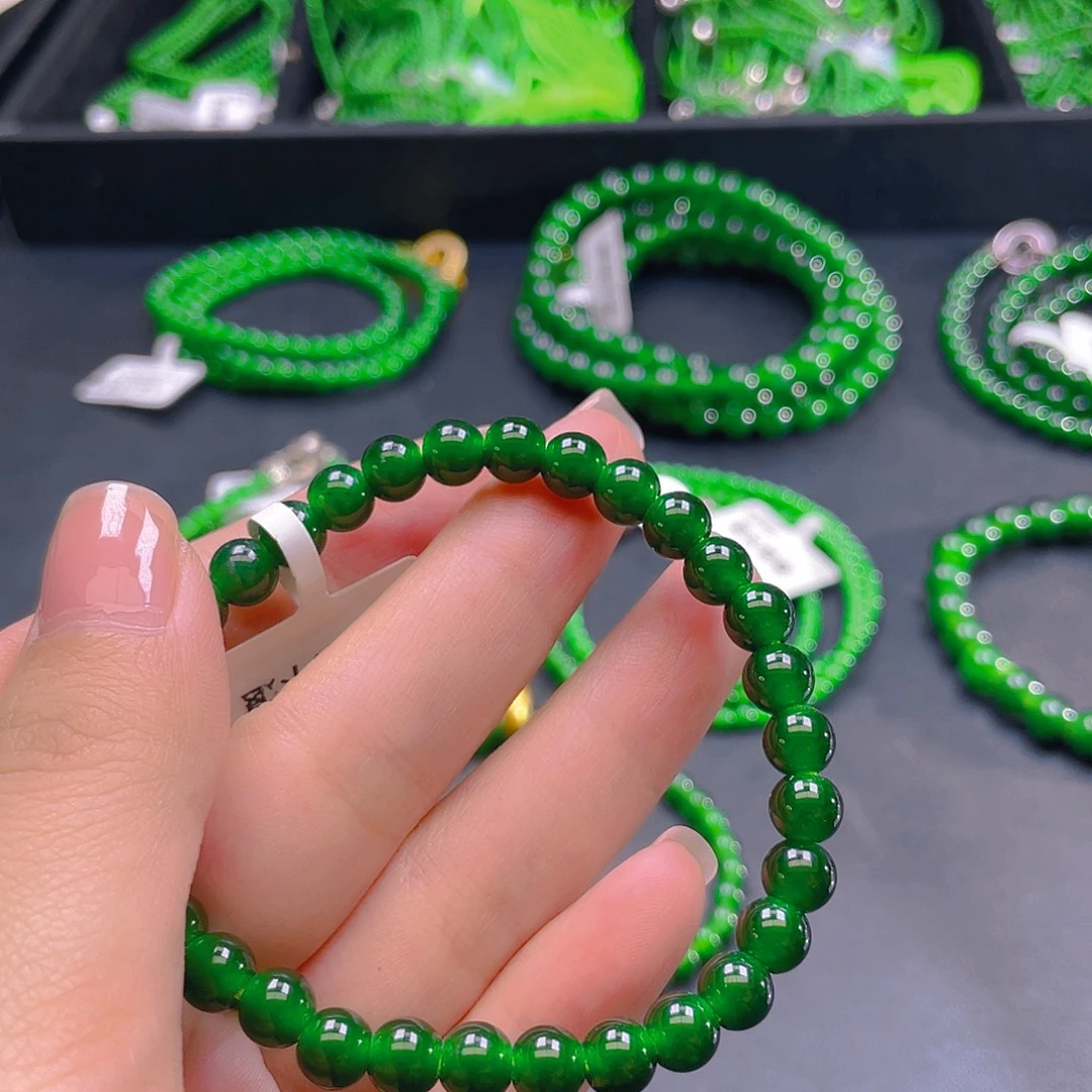 翡翠未镶嵌颈饰