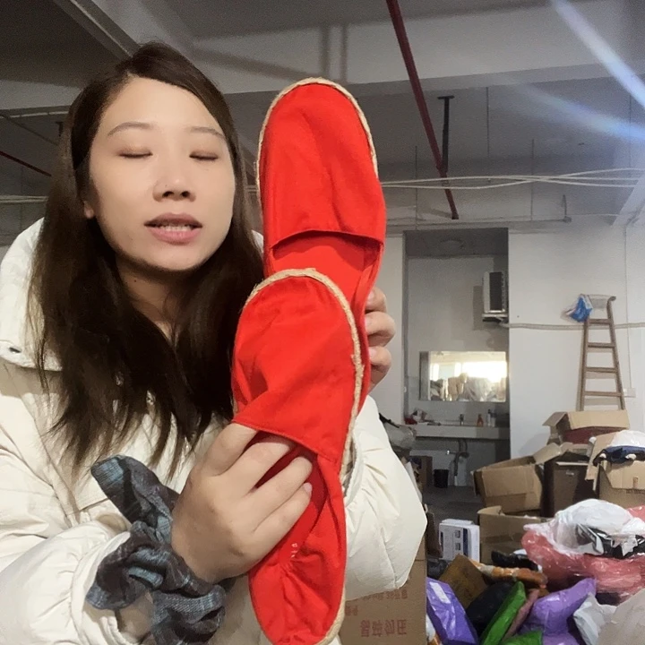 红色布鞋42码发1色