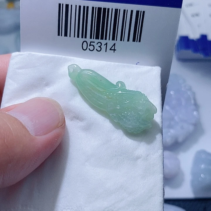 翡翠未镶嵌颈饰天光墟翡翠市场现金代购