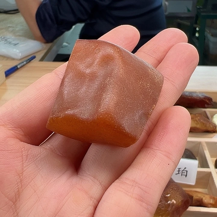 定制琥珀抛光打磨