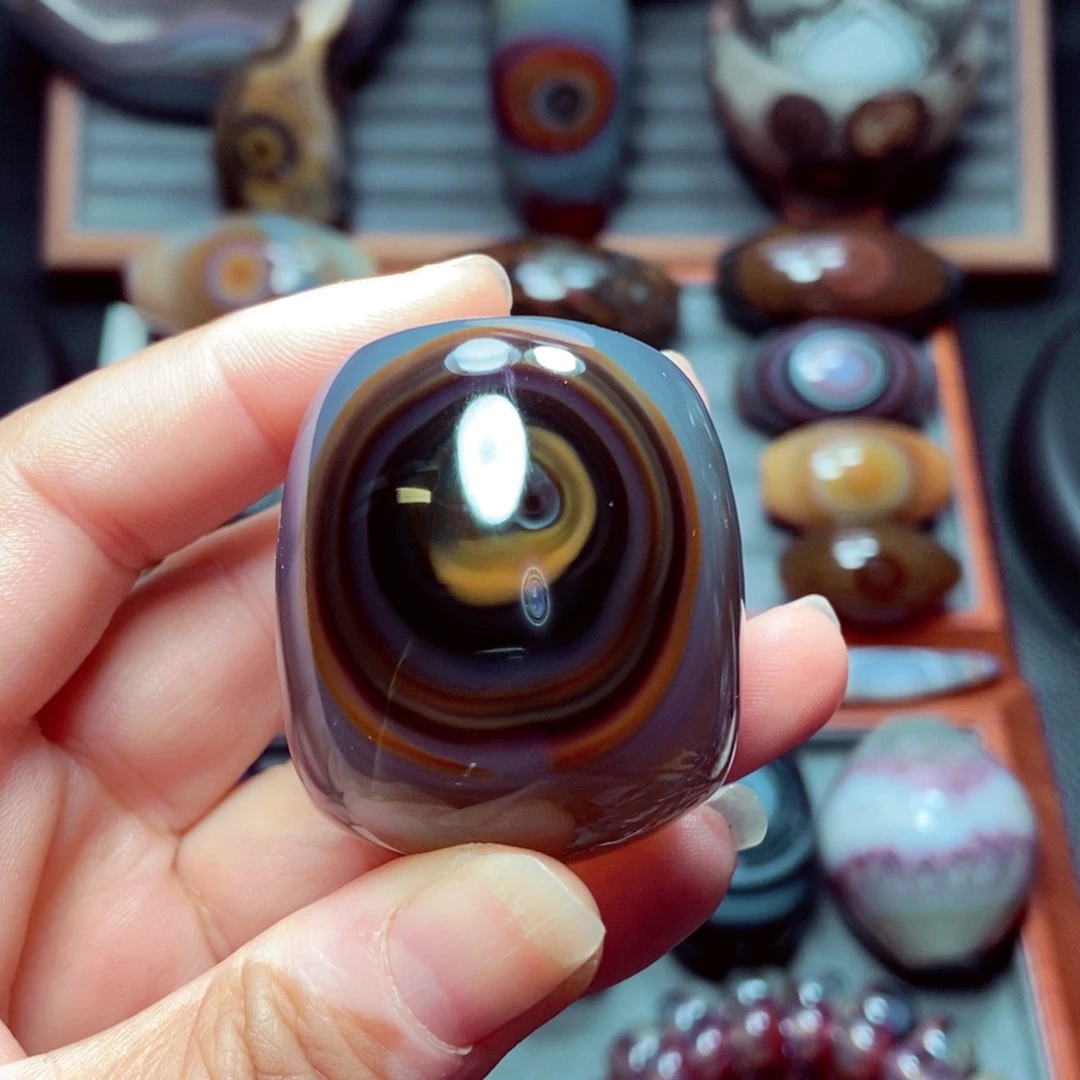 玛瑙/玉髓未镶嵌珠宝奇石