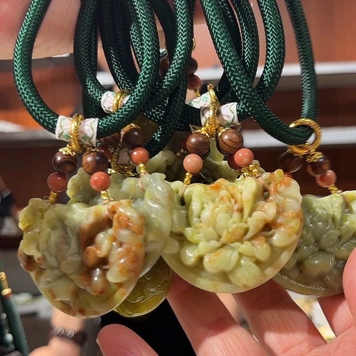 岫玉未镶嵌毛衣款