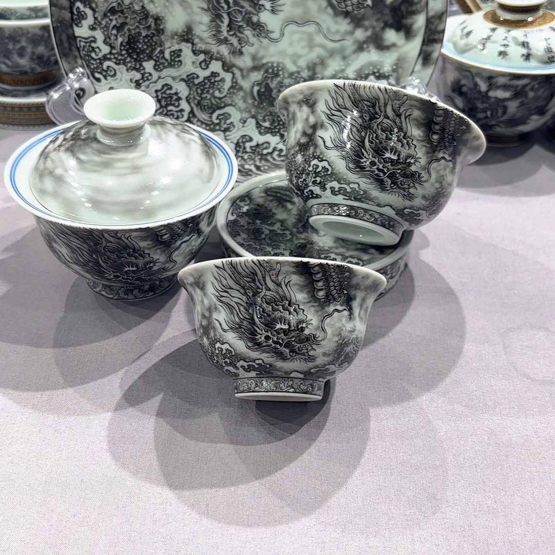 瓷片景德镇陶瓷学院副院长兼美术