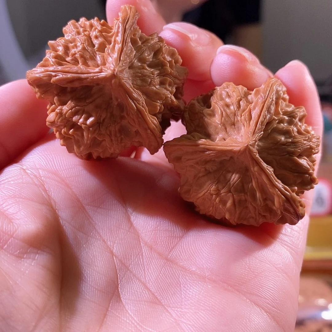文玩核桃吊坠正奔