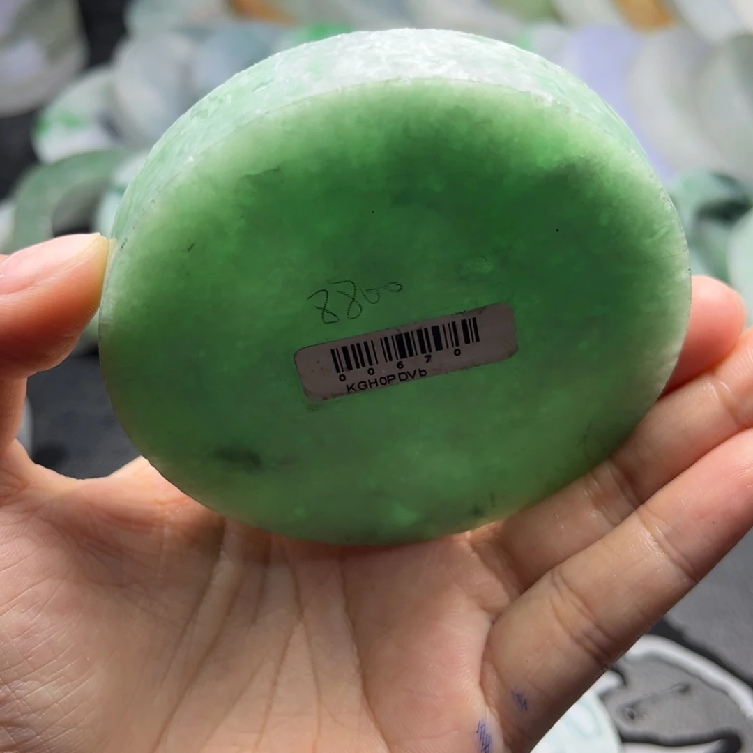 未镶嵌翡翠手镯定制翡翠