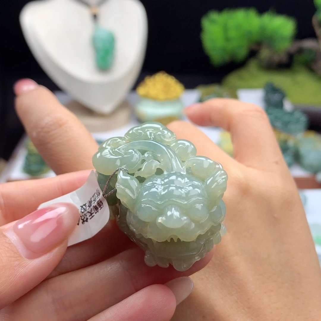 翡翠未镶嵌颈饰A42 含珠貔貅