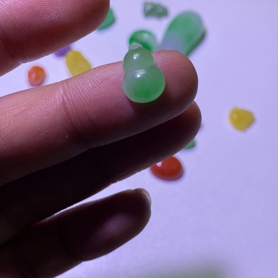 翡翠未镶嵌颈饰吊坠