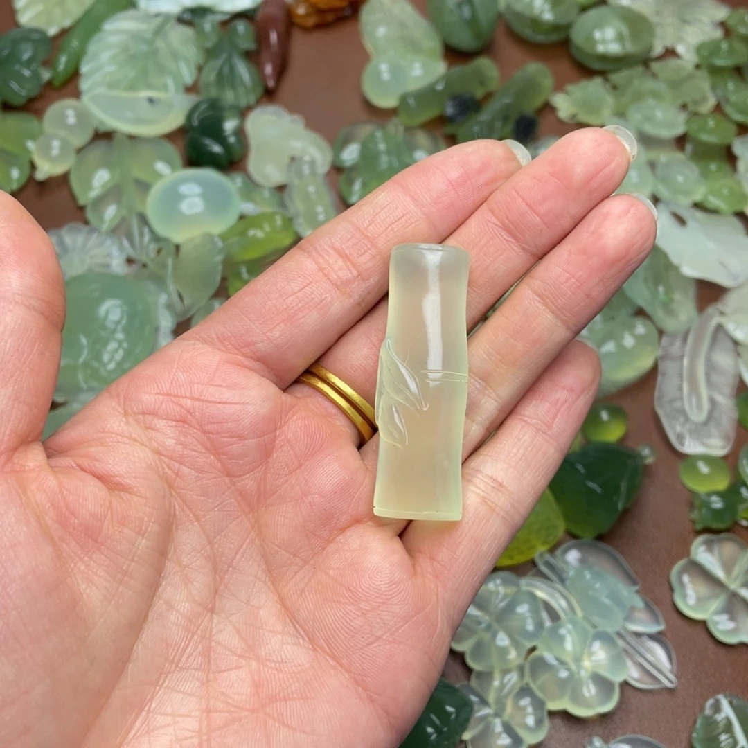 蛇纹石玉合金颈饰