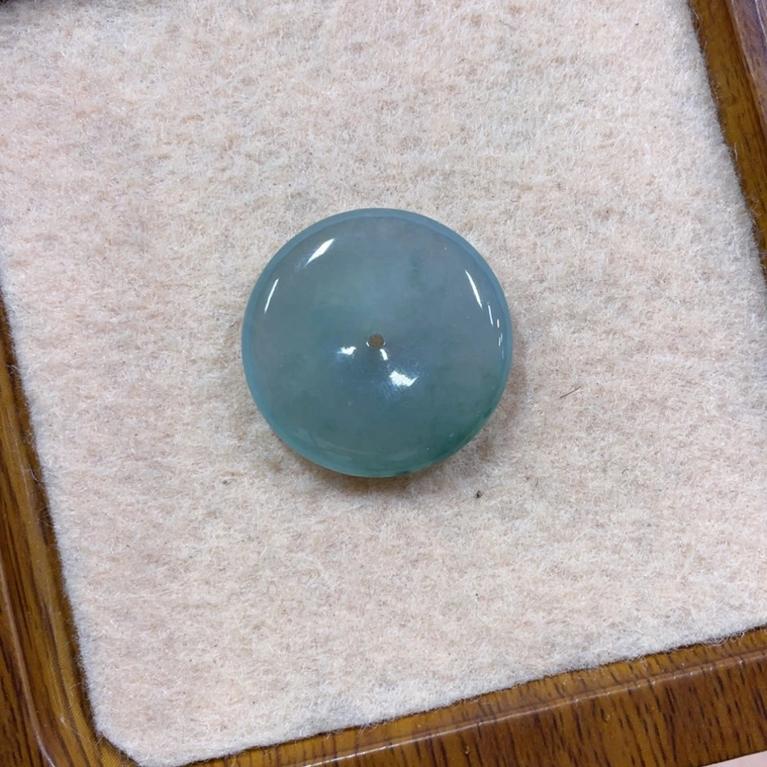 翡翠未镶嵌颈饰平安扣