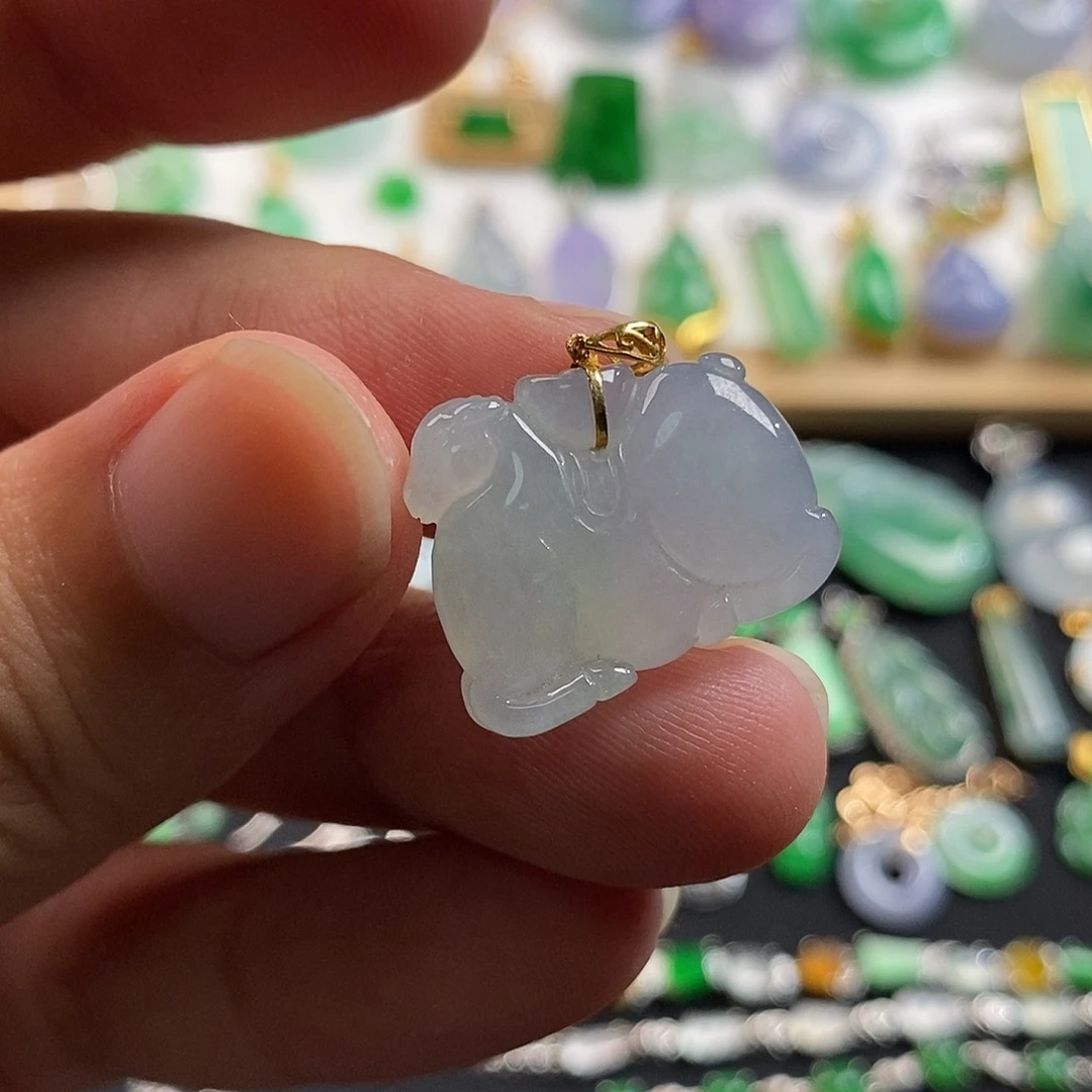 翡翠18K金镶嵌颈饰翡翠