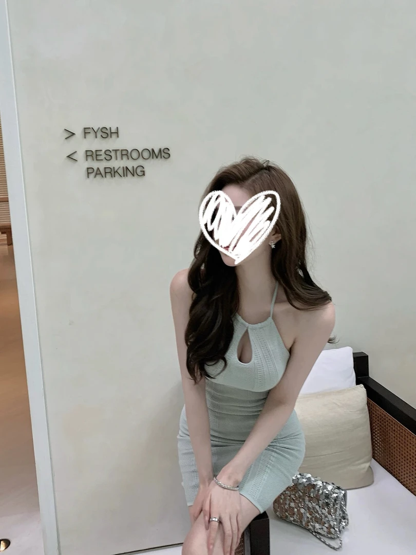 RoseGirls【淡颜系美人】sexy水滴版！单穿颜值都不逊色的挂脖连衣裙