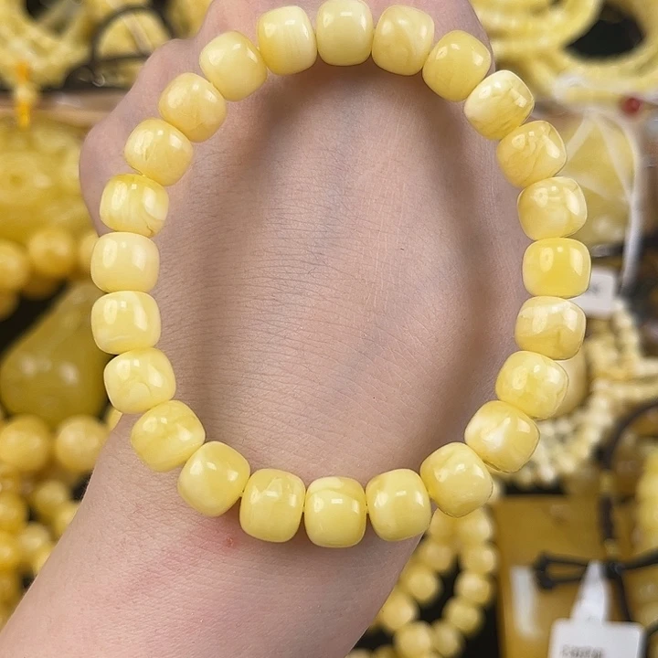 琥珀颈饰未镶嵌琥珀