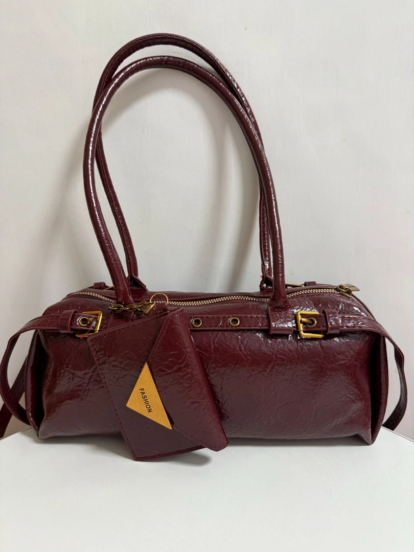 爆款机车软皮保龄球包女2025新款潮复古时尚百搭单肩包通勤法棍包