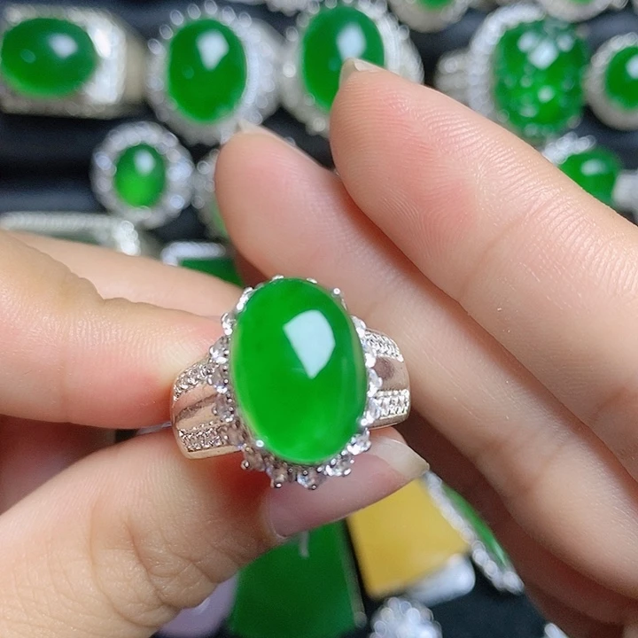 未镶嵌挂件翡翠蛋面