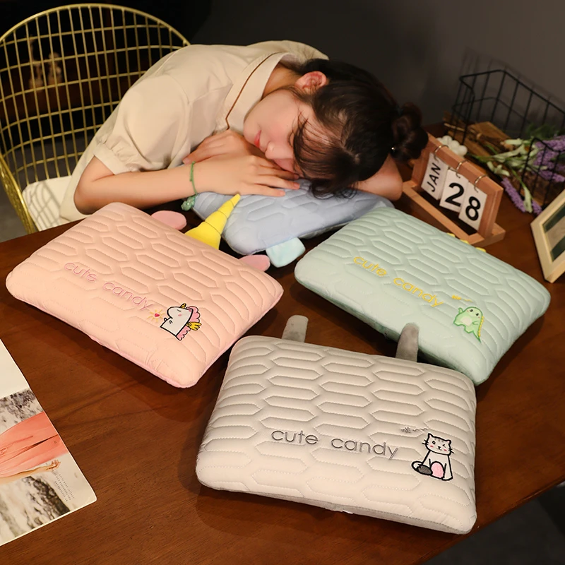 乳胶冰丝午睡小号枕头午休枕学生睡觉神器折叠桌上趴睡靠垫抱枕