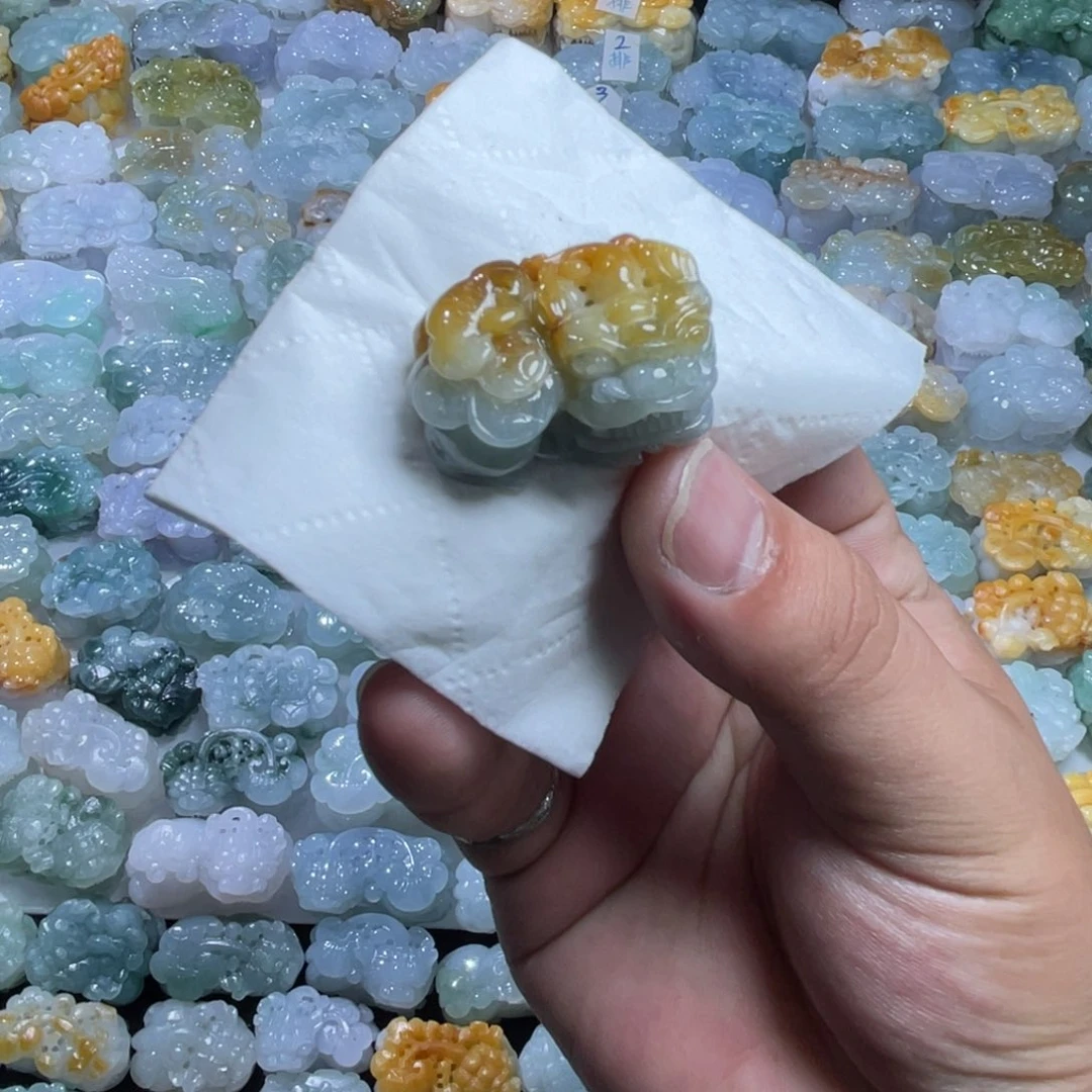 颈饰未镶嵌翡翠天然