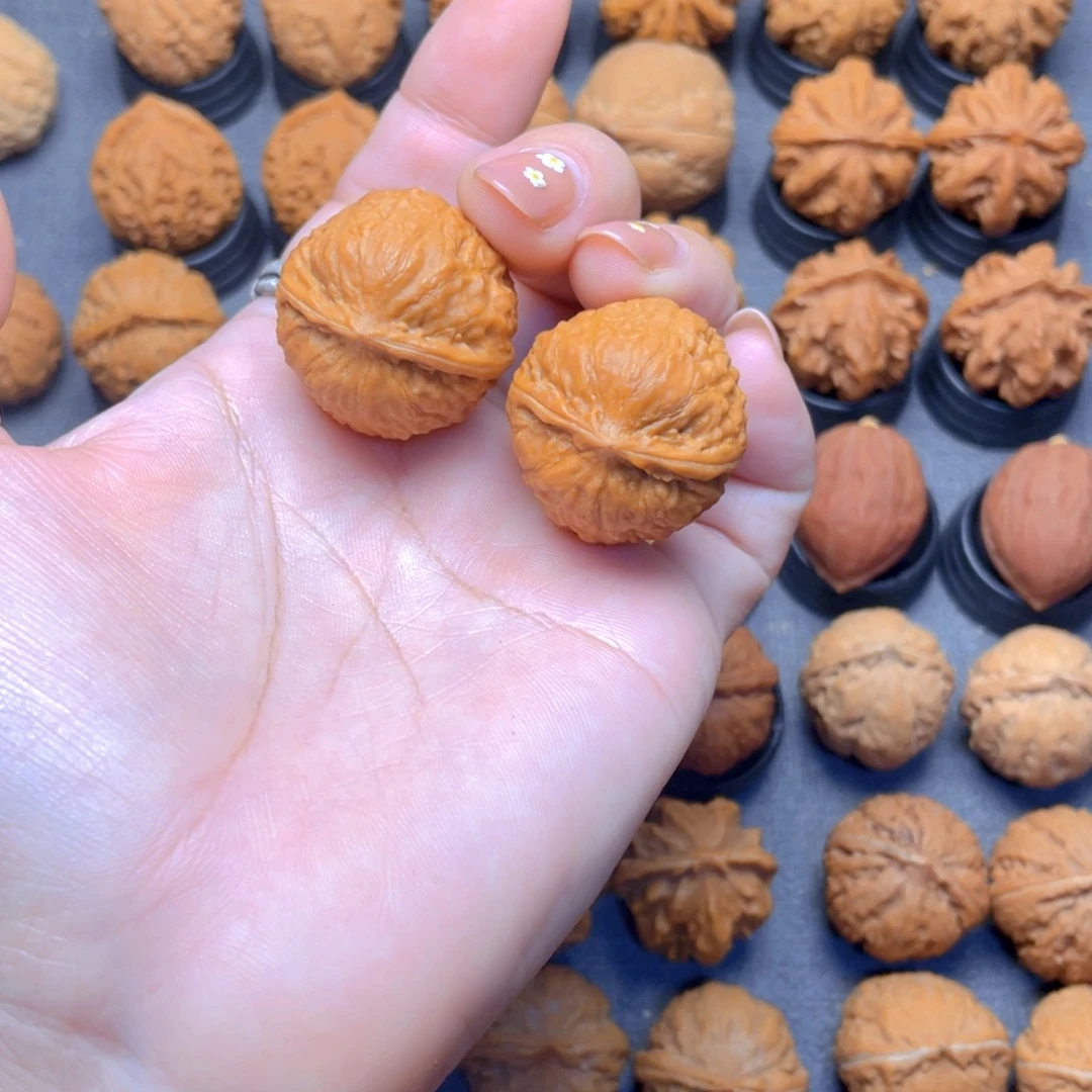 À***空核桃文玩把件石墩子