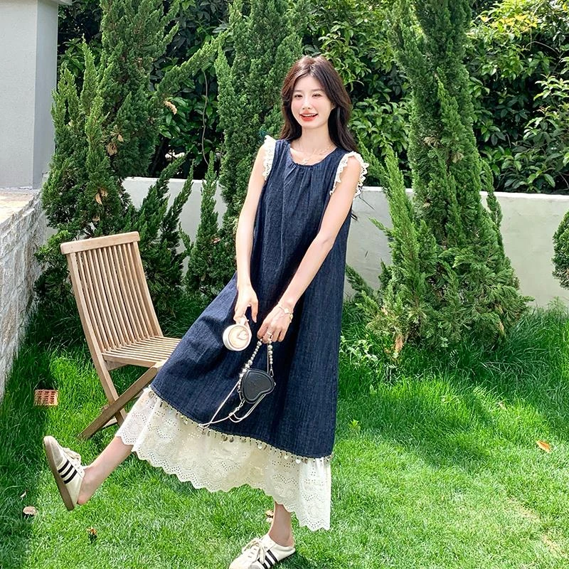 蕾丝拼接飞飞袖冰丝牛仔连衣裙女夏新款设计感宽松显瘦气质背心裙