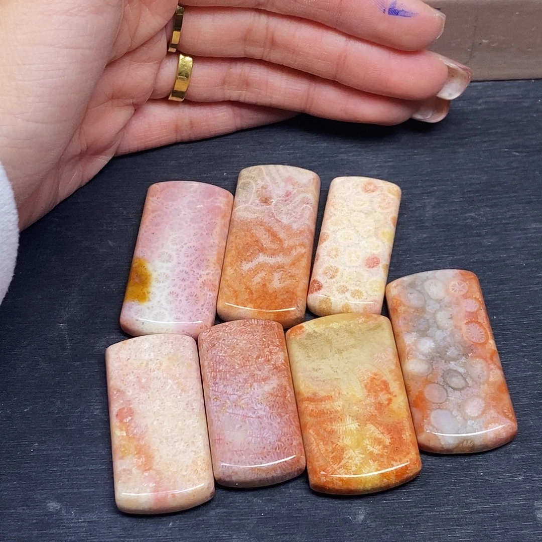 琪***儿硅化玉合金颈饰吊坠