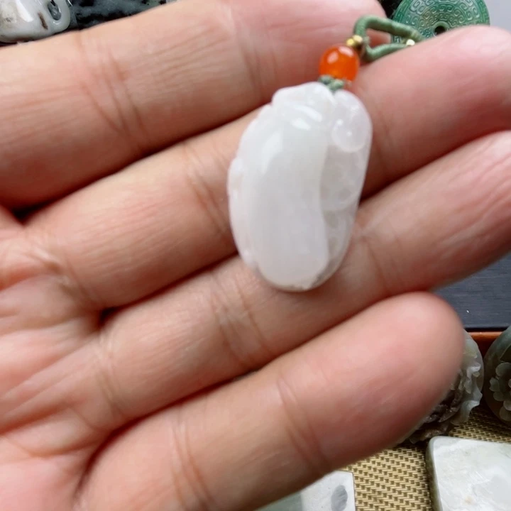 独山玉未镶嵌珠宝半成品