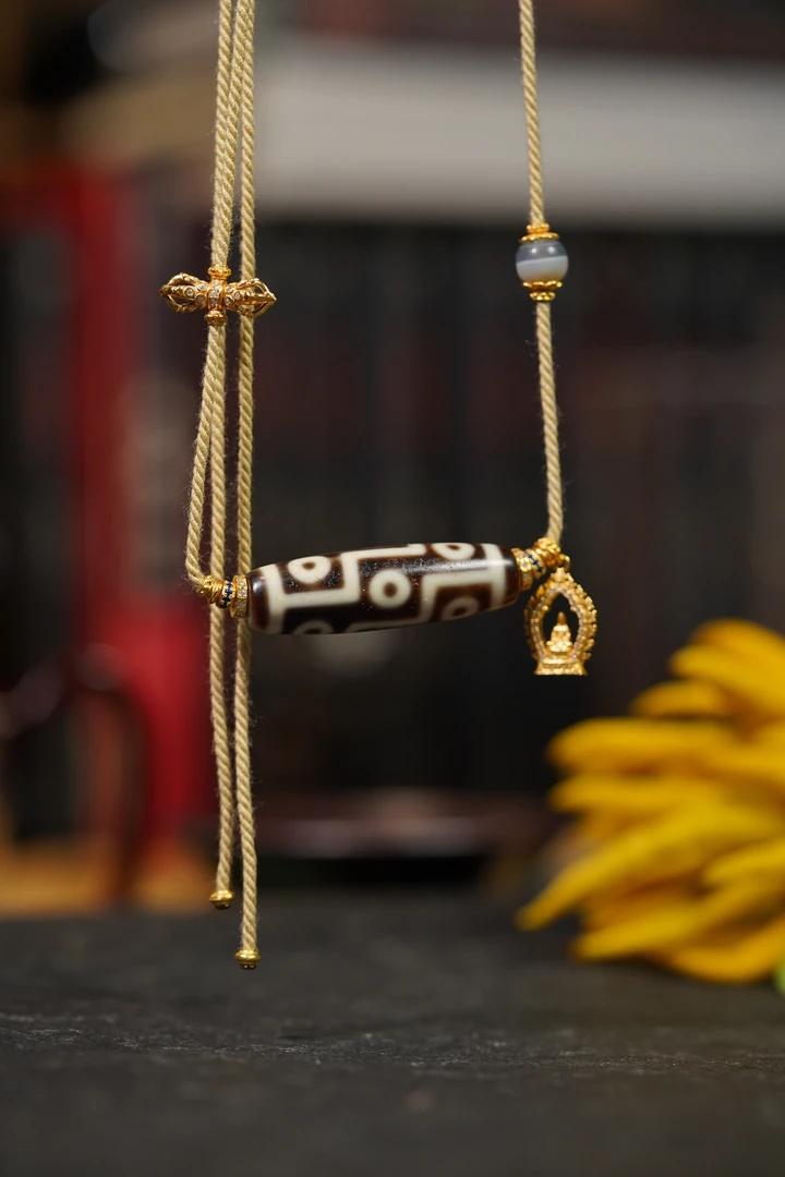 经典永不过时 原创设计款折线九眼天珠锁骨链