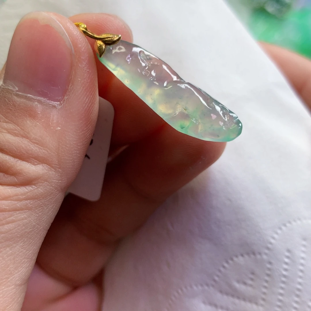 【闪购商品】翡翠吊坠(不含链)未镶嵌