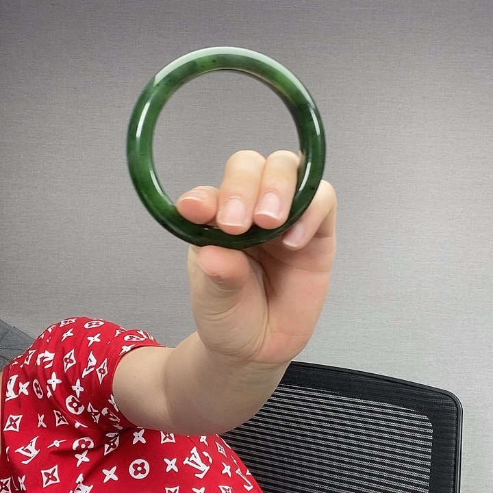 鸿***雁和田玉未镶嵌手镯