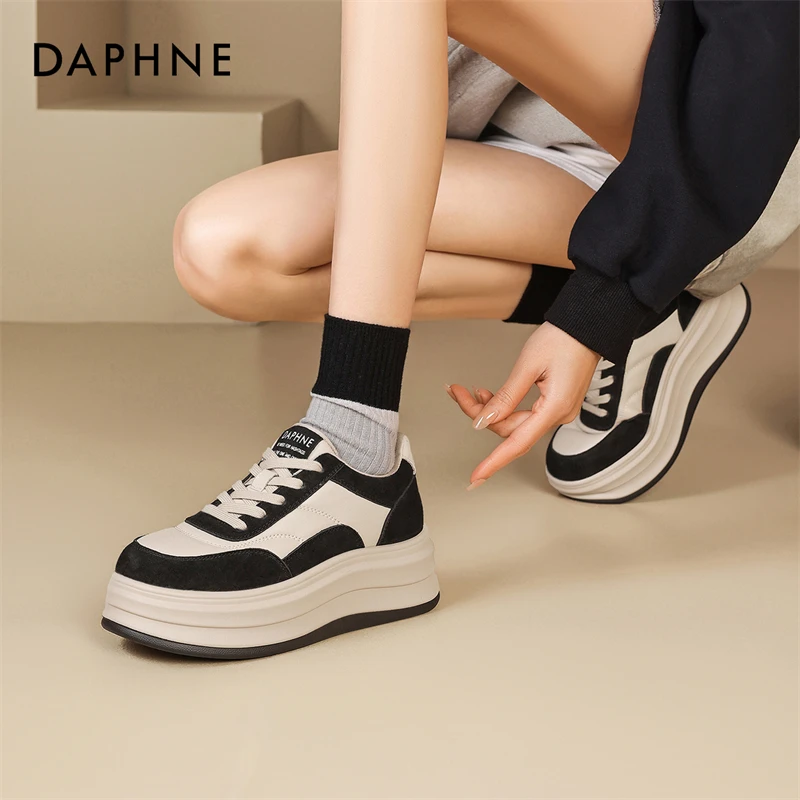 达芙妮女鞋2024时尚简约百搭春季厚底舒适户外运动圆头系带休闲鞋